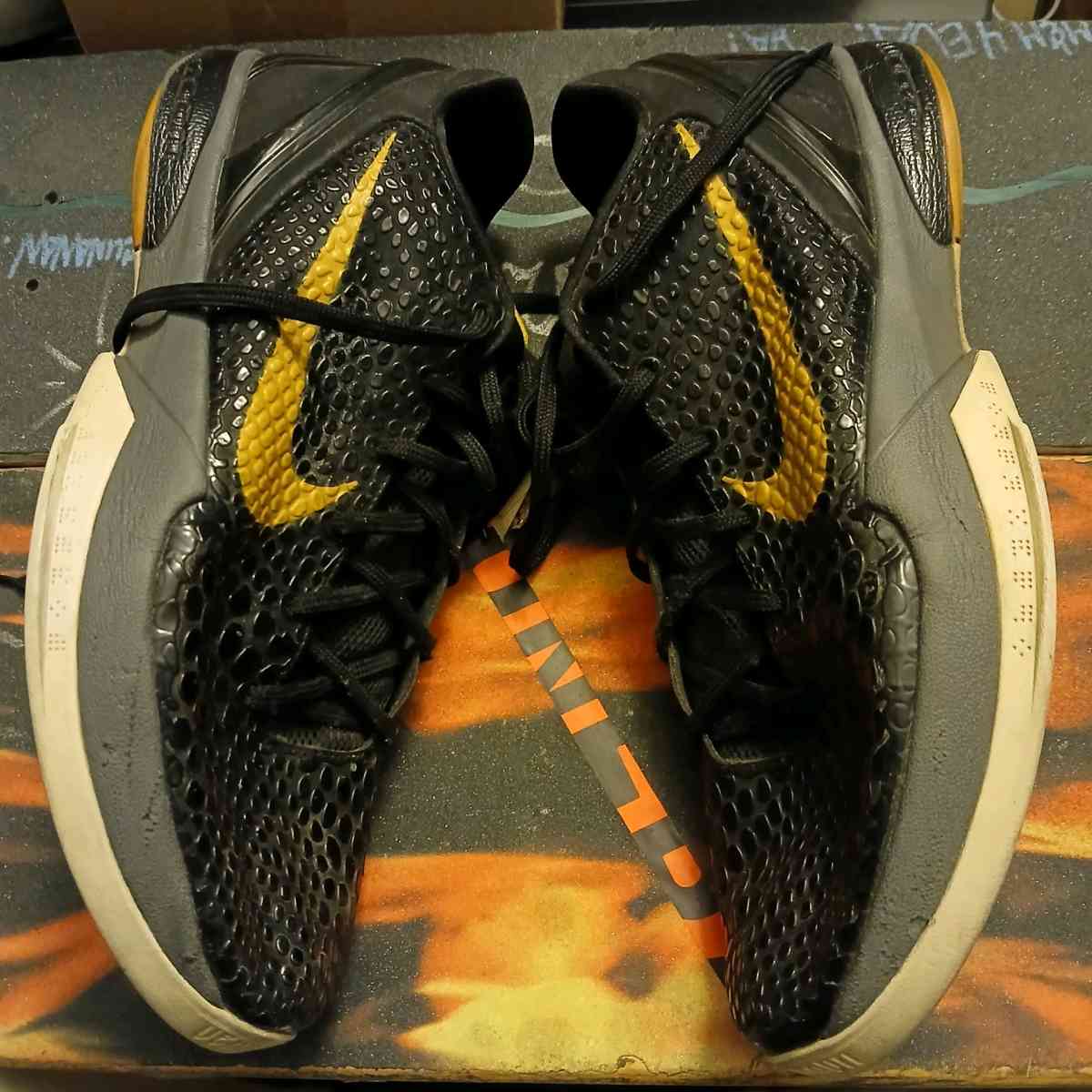 vintage Nike kobe venomenoms mens 12 - Pomona, California - FleaMarketBay