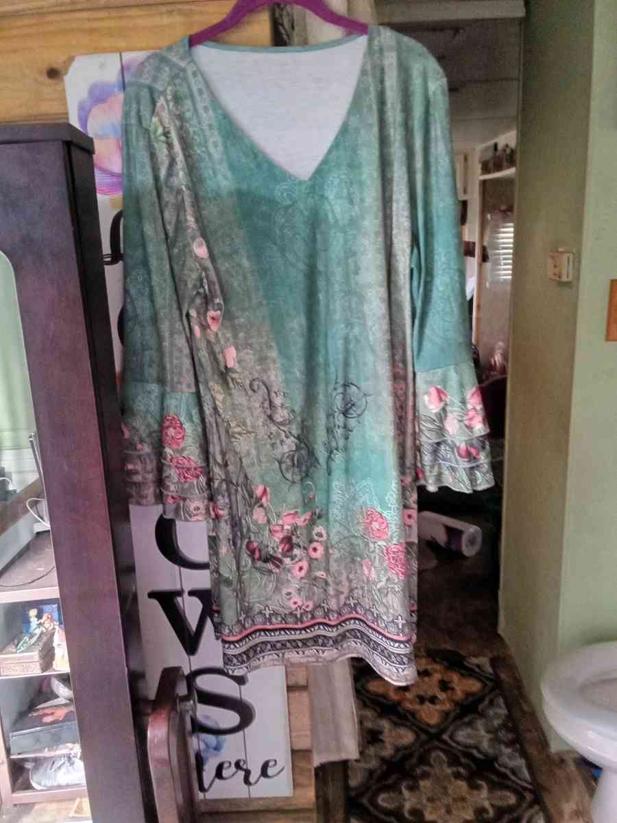 beautiful long sleeved mini dress - Altamonte Springs, Florida