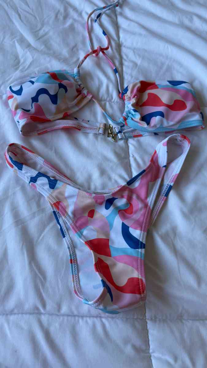 Colorful Abstract 3Piece Bikini Set w Padded Top  Sheer Wrap - Los Angeles, California - FleaMarketBay