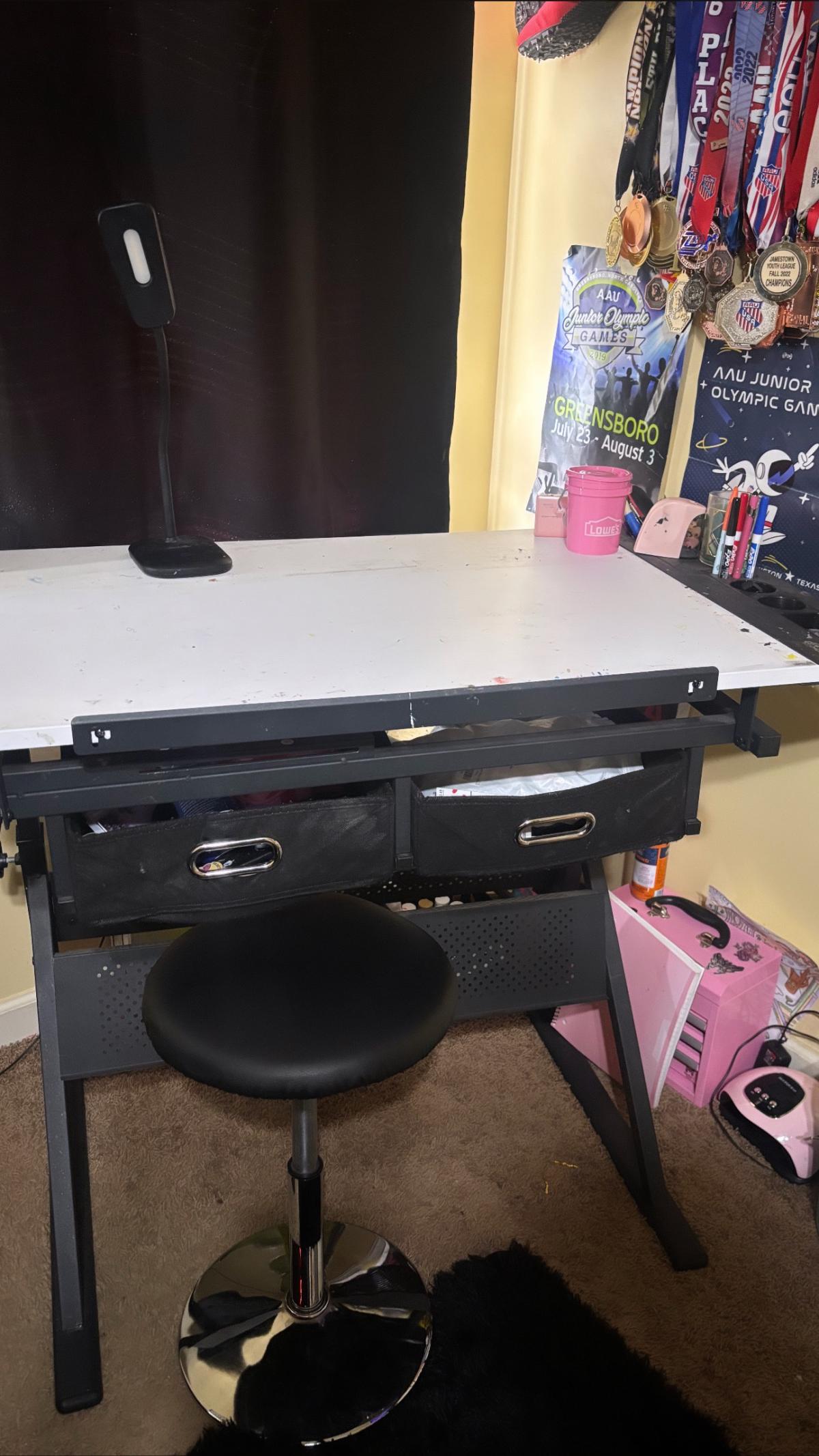 adjustable art table - Greensboro, North Carolina - FleaMarketBay