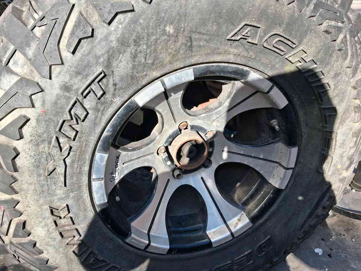 Premium 31580R17 Tires Rims  option whole truck - Clearwater, Florida - FleaMarketBay