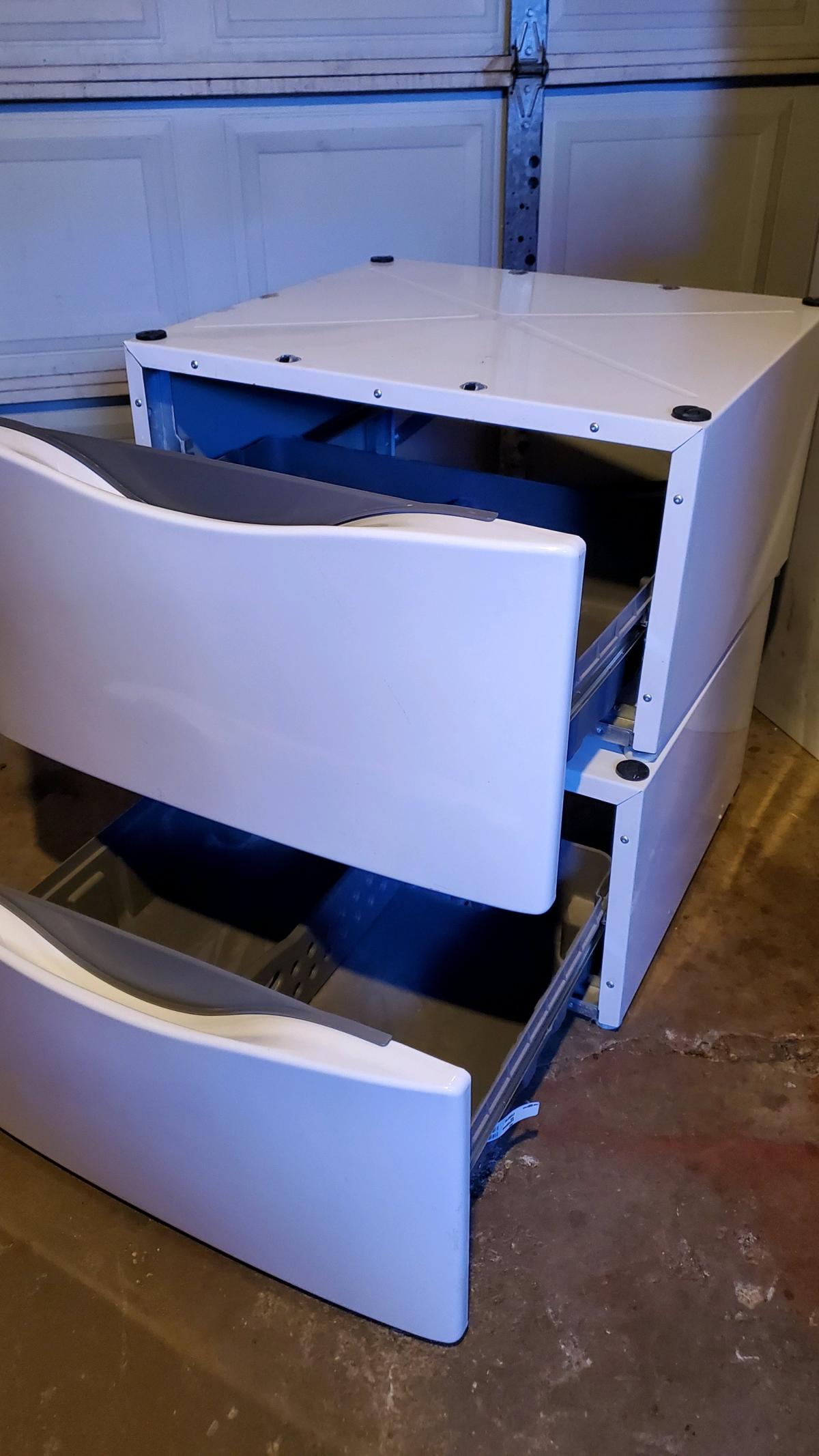 pedestals - Addieville, Illinois - FleaMarketBay