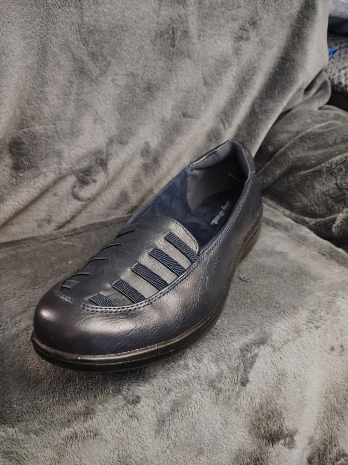 Easy street Woman's Genesis flat size 10 W /Navy Blue - Virginia Beach, Virginia