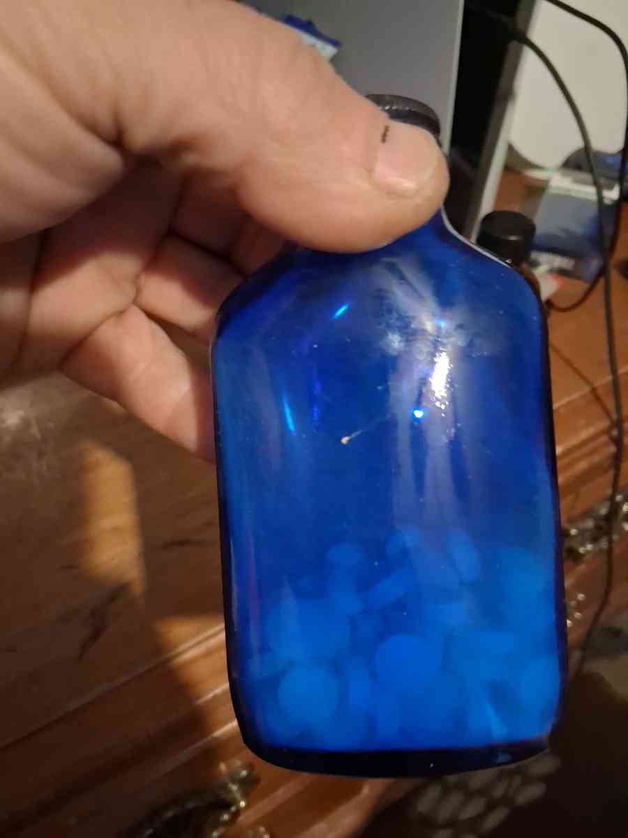 collection of med Bottles - Laurens, South Carolina - FleaMarketBay