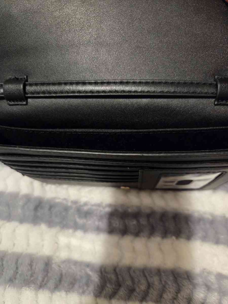 Cute Shoulder Purse New - Inglewood, California - FleaMarketBay