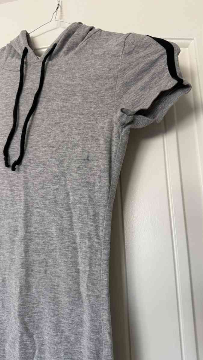 Heather Gray ShortSleeve Hooded TShirt Dress  Sporty Casual - Los Angeles, California - FleaMarketBay