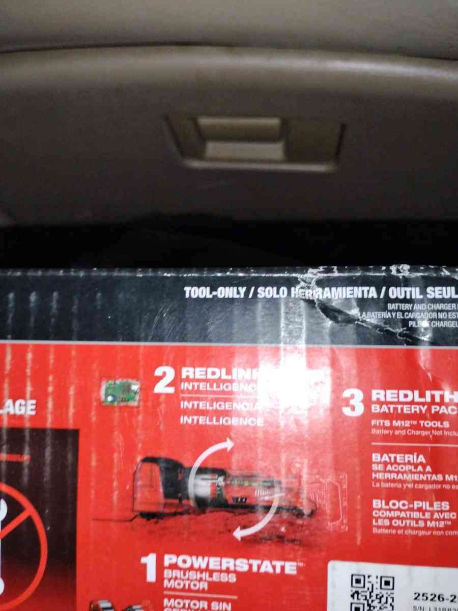 Milwaukee M12 Oscillating Multi tool - Peoria, Illinois - FleaMarketBay