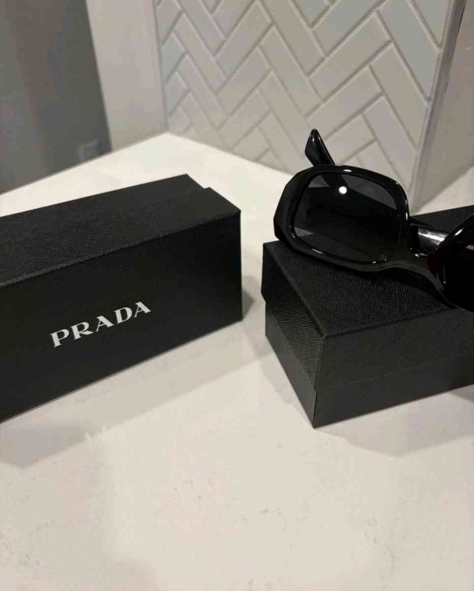unisex black sunglasses - Dallas, Texas - FleaMarketBay