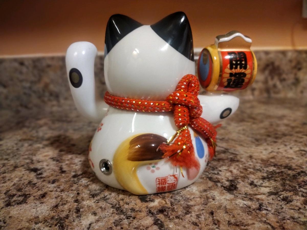 Ceramic ManekiNeko Waving Arm Lucky Cat  Size 9L x 13 W x 11 - Corning, Arkansas - FleaMarketBay