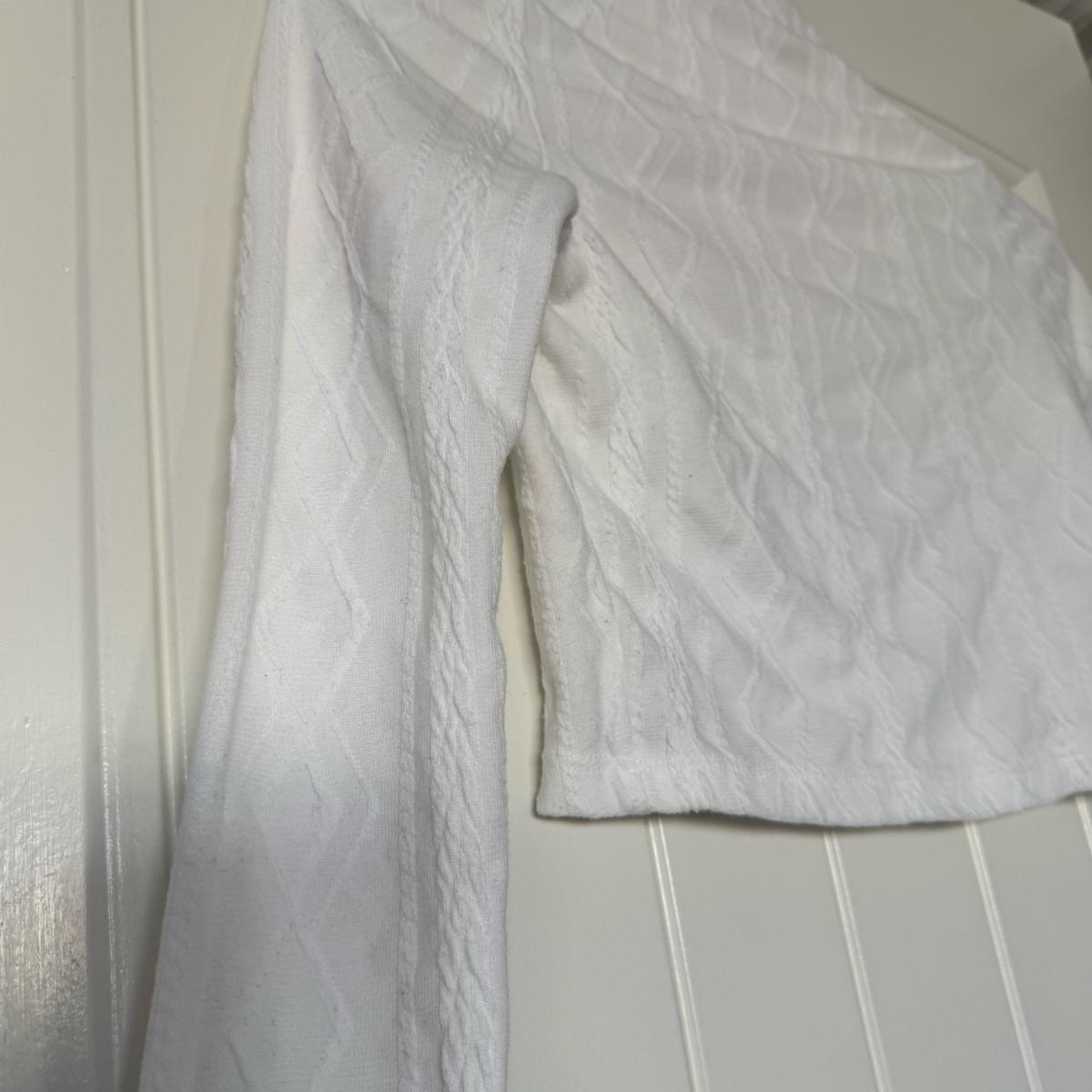 White UltraCropped Knit Bolero Shrug  Textured Cable Pattern - Los Angeles, California - FleaMarketBay