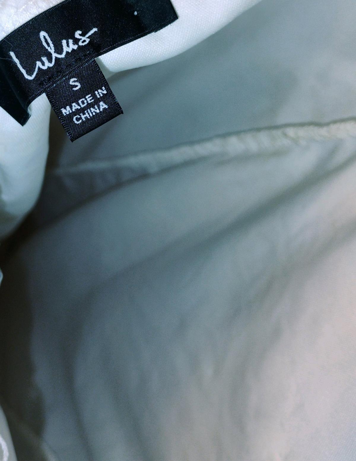 Womens White Backless Dress - Des Plaines, Illinois - FleaMarketBay