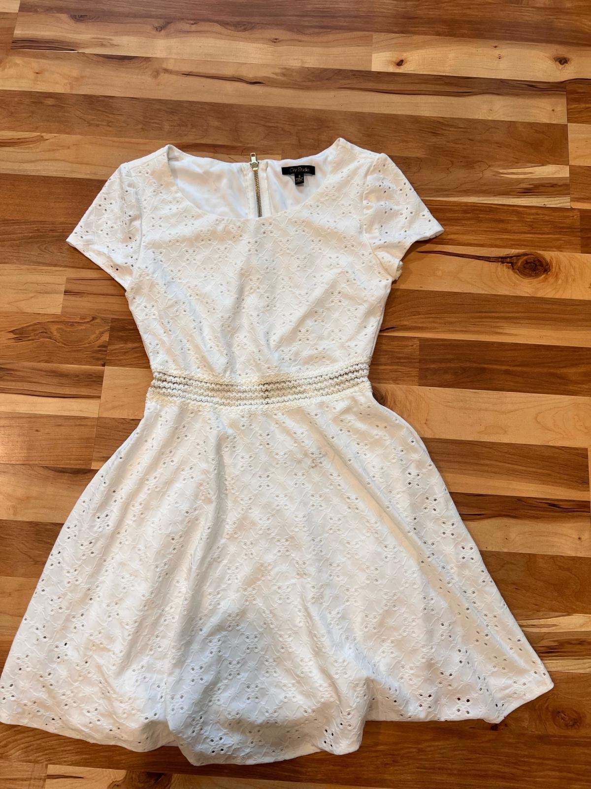 white dress - Sacramento, California - FleaMarketBay