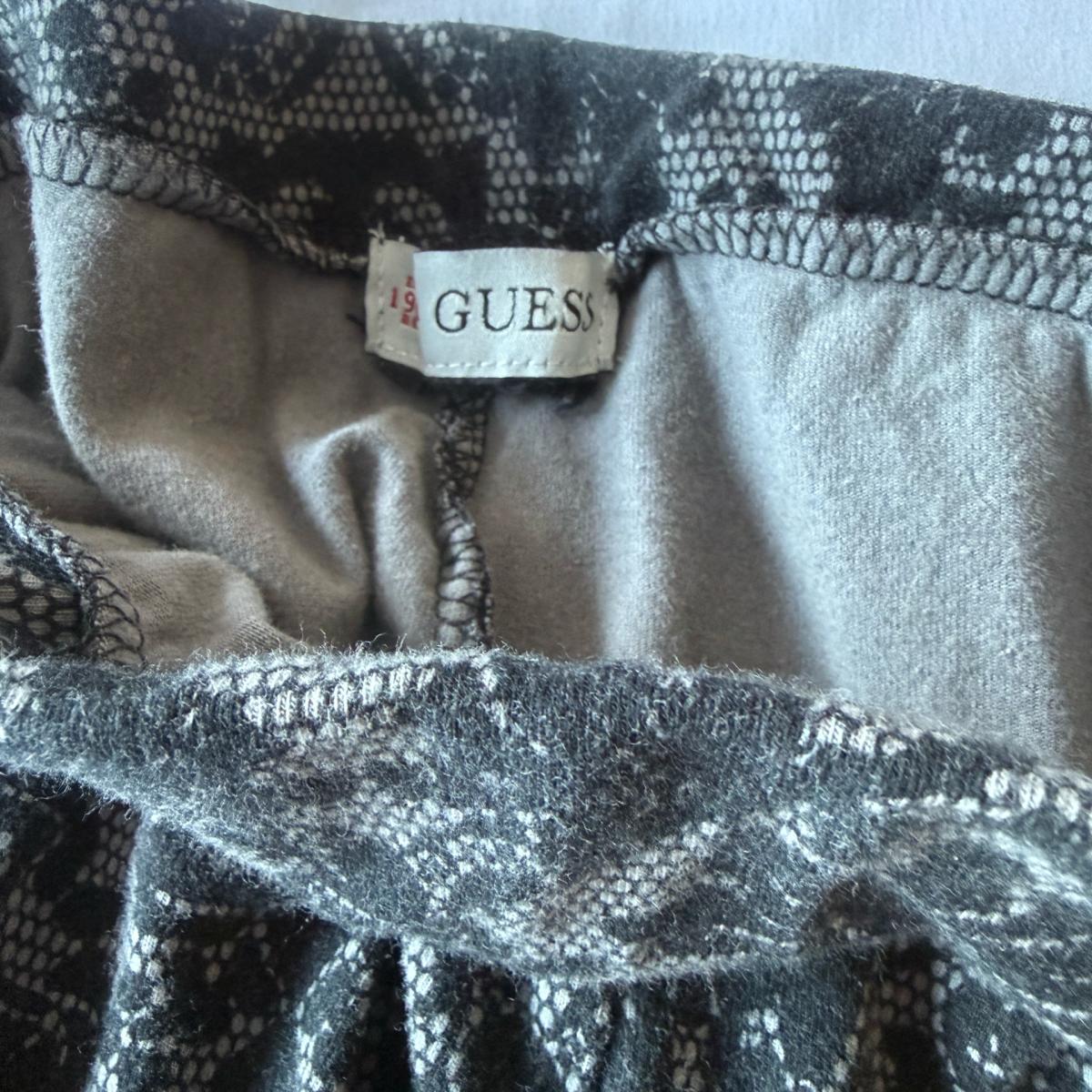 GUESS Black Lace Print Stretch Leggings  Slim Fit PullOn Pan - Los Angeles, California - FleaMarketBay