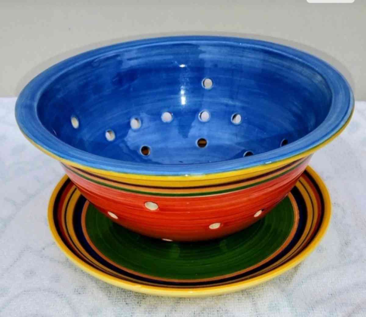 Pacific rim Santa Fe pierced Berry bowl - Corning, Arkansas