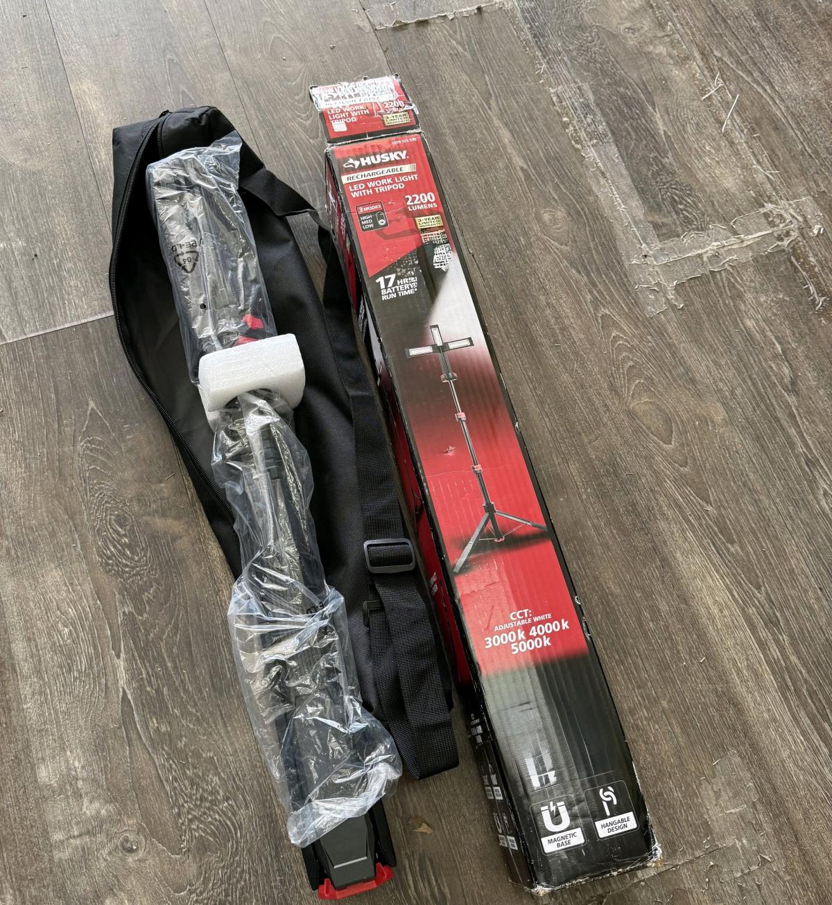 husky LED work light with tripod