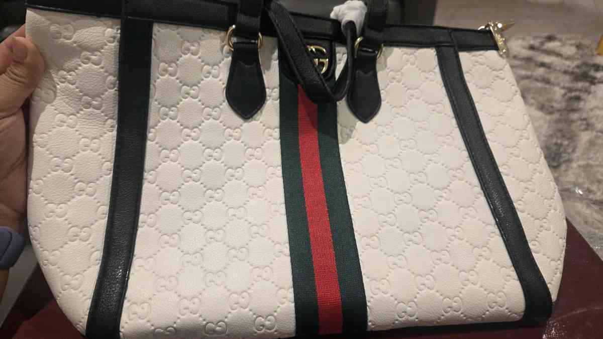 Designer Style White Tote Bag  New Condition - Fontana, California - FleaMarketBay