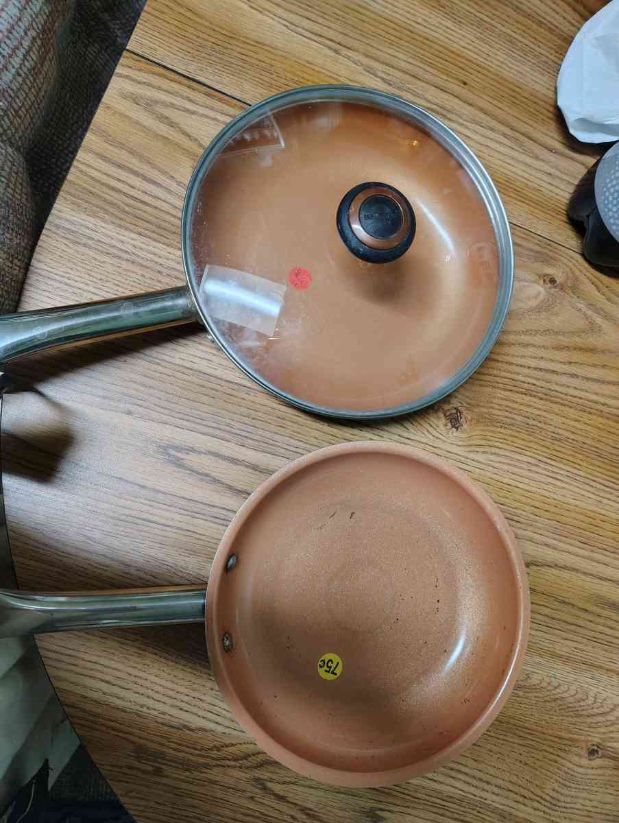 Faberware skillets 5 and 1pot with lid - Saint Joseph, Missouri - FleaMarketBay