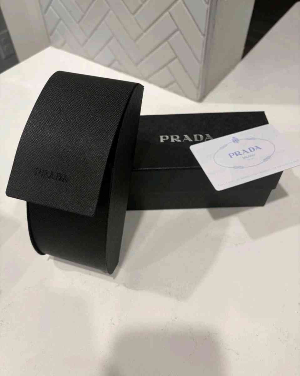 unisex black sunglasses - Dallas, Texas - FleaMarketBay