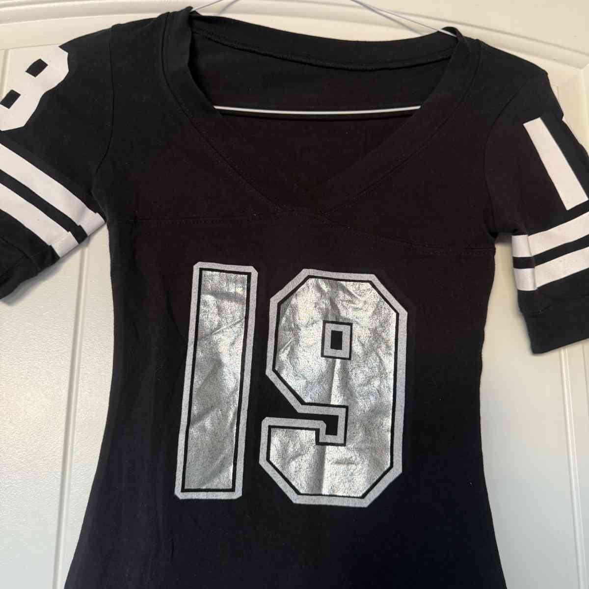 Black Athletic Jersey TShirt  Varsity 19 Graphic  Brand New - Los Angeles, California - FleaMarketBay
