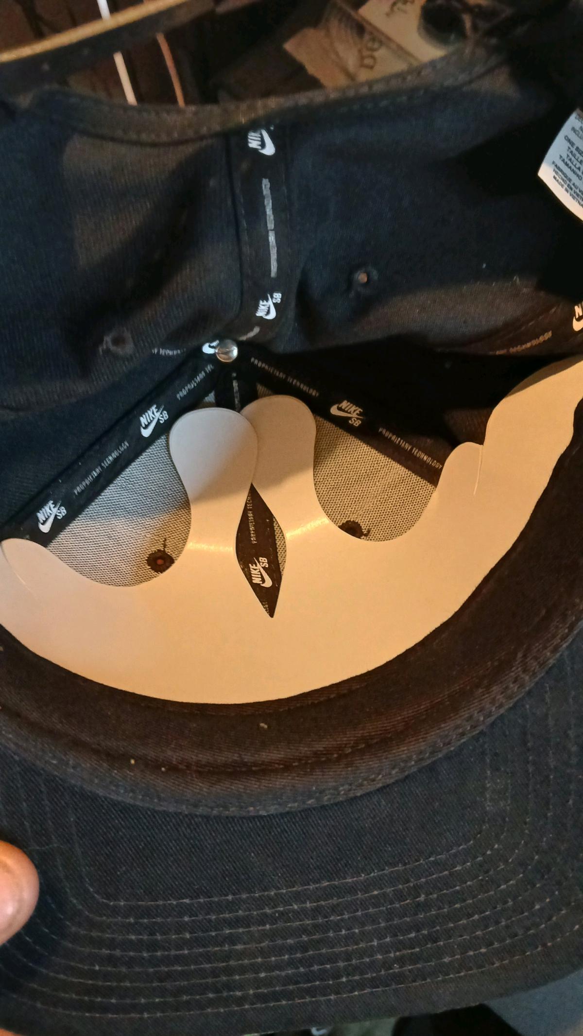 nike sb new unworn cannibis design mens cap - Pomona, California - FleaMarketBay