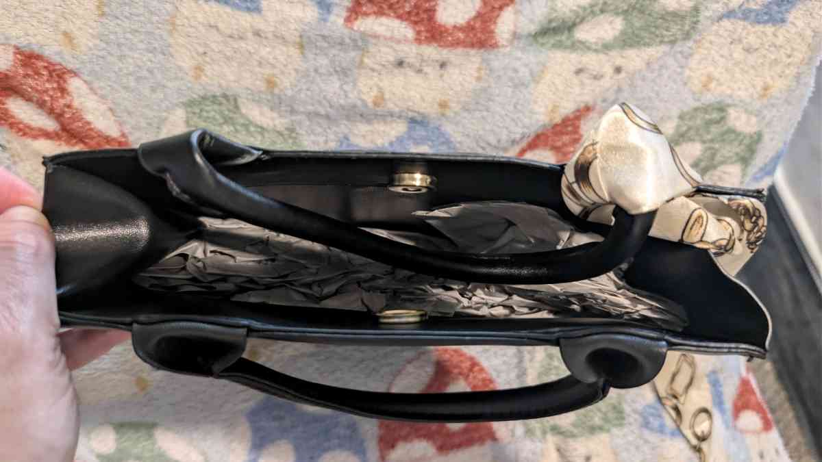 new black purse - Kansas City, Kansas - FleaMarketBay