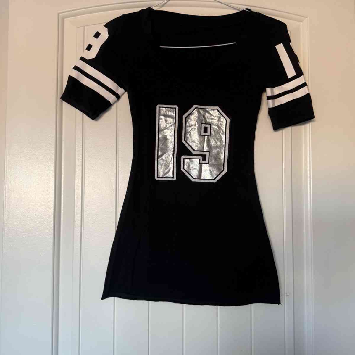 Black Athletic Jersey TShirt  Varsity 19 Graphic  Brand New - Los Angeles, California
