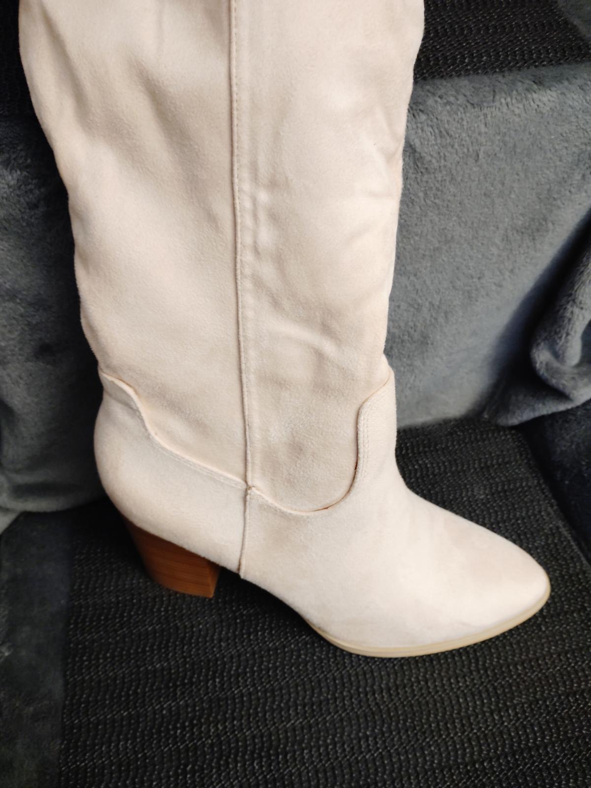 Coutgo Womens Faux Suede Knee High Stretch Winter Boots Side Zipp Size 8 - Virginia Beach, Virginia - FleaMarketBay