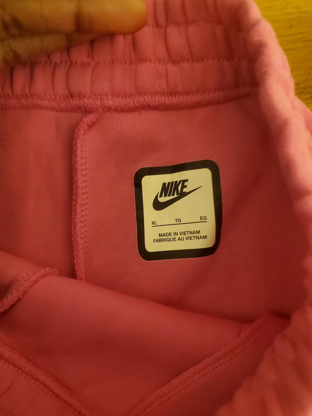Pink Nike tech pants XL - Rochester, New York - FleaMarketBay
