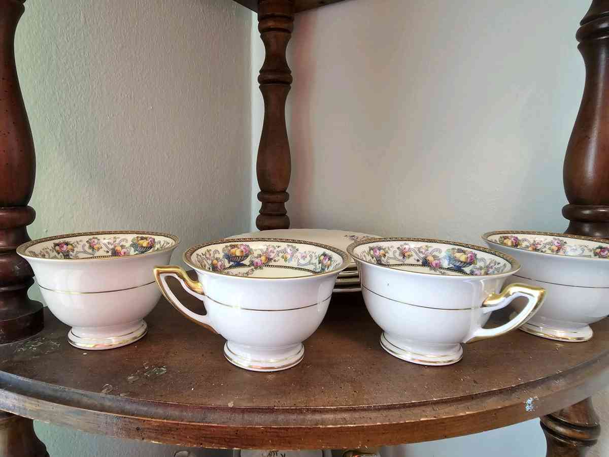 8 vintage Thomas bavaria briarcliff teacups