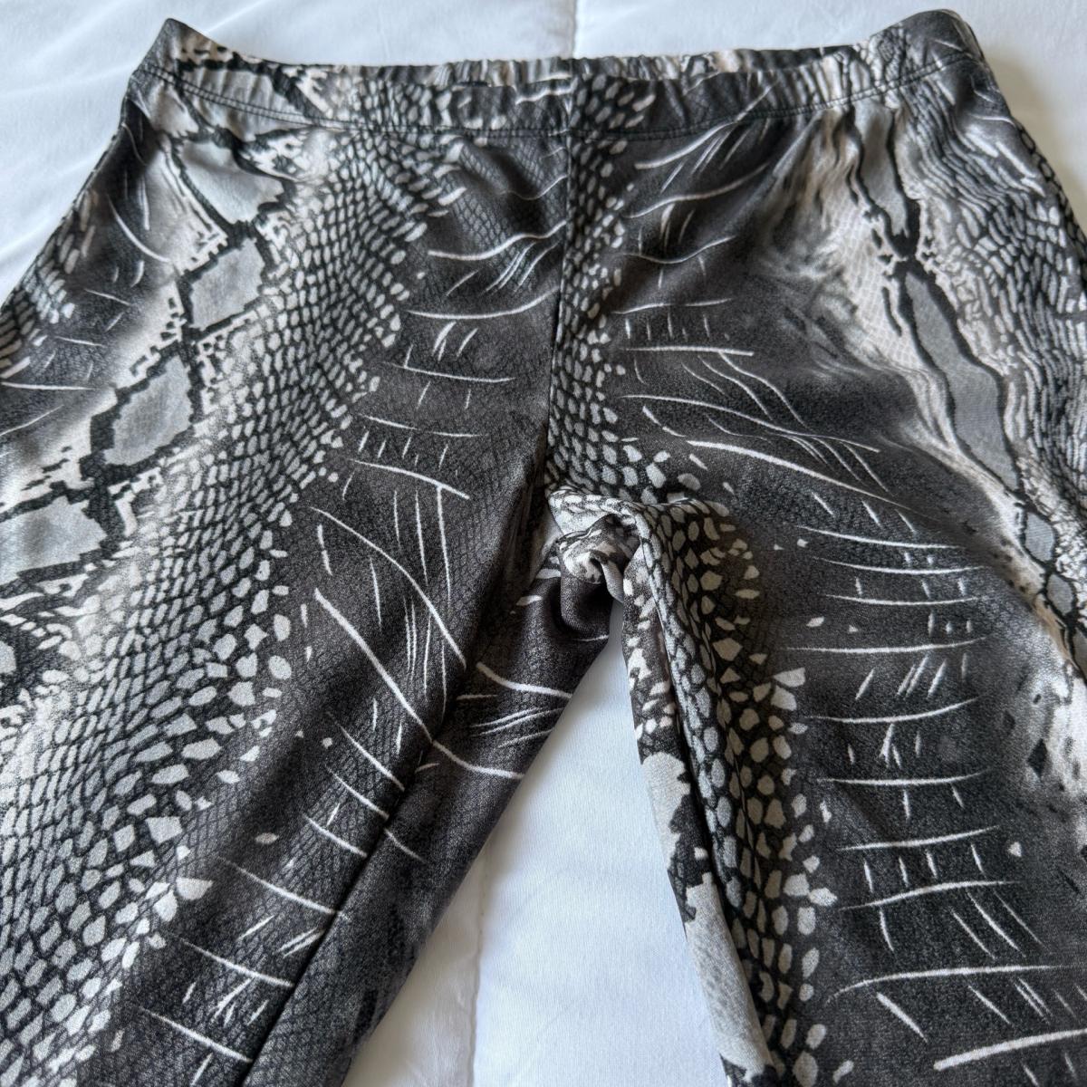 Y2K Snake Print Leggings  Zenana Outfitters  GreyBlack Snake - Los Angeles, California - FleaMarketBay