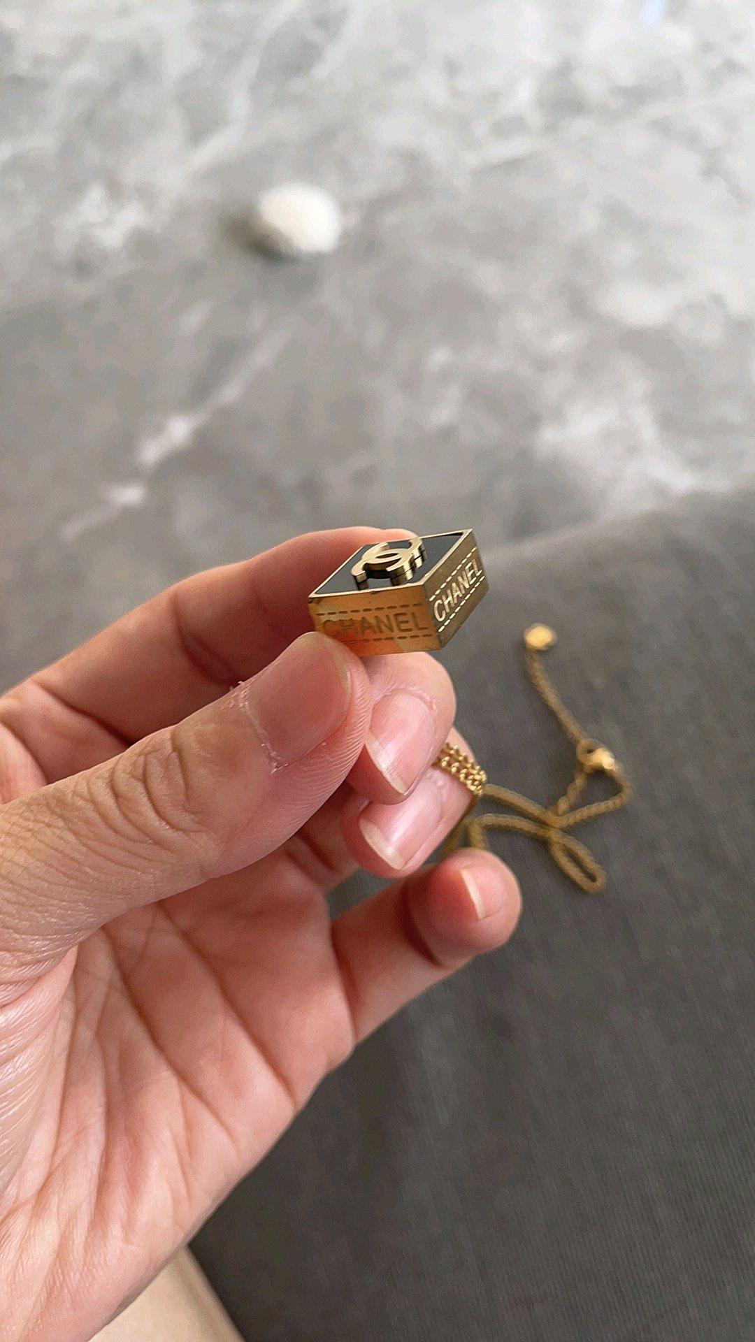 chanel style necklace beautiful - Los Angeles, California - FleaMarketBay