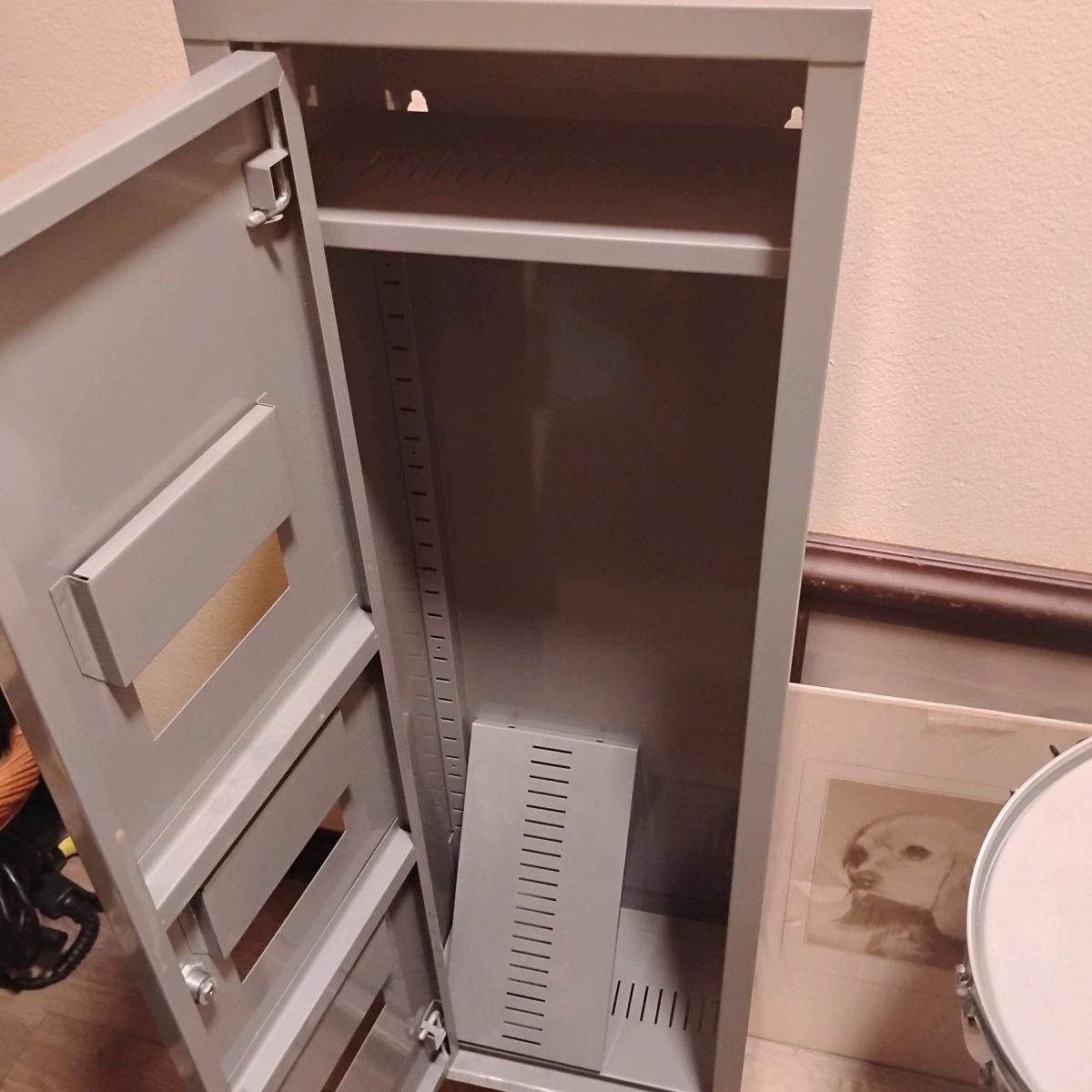 locker - Sacramento, California - FleaMarketBay