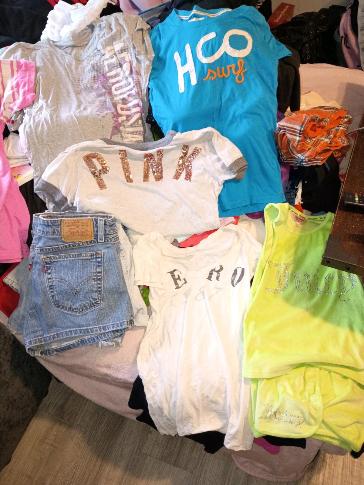 womens xs s and m name brand clothes - Marion, Indiana - FleaMarketBay