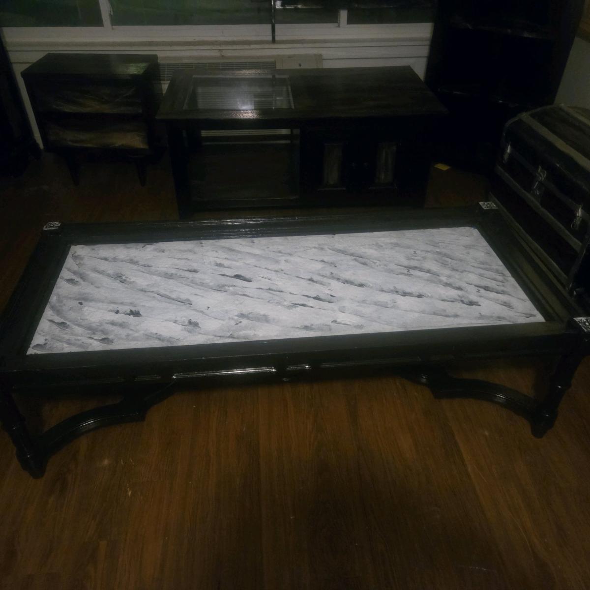 coffle table - Addieville, Illinois - FleaMarketBay