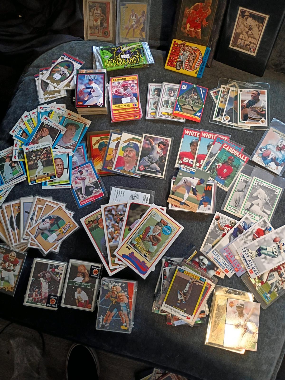 Basketball football and vintage baseball cards - Indianapolis, Indiana - FleaMarketBay