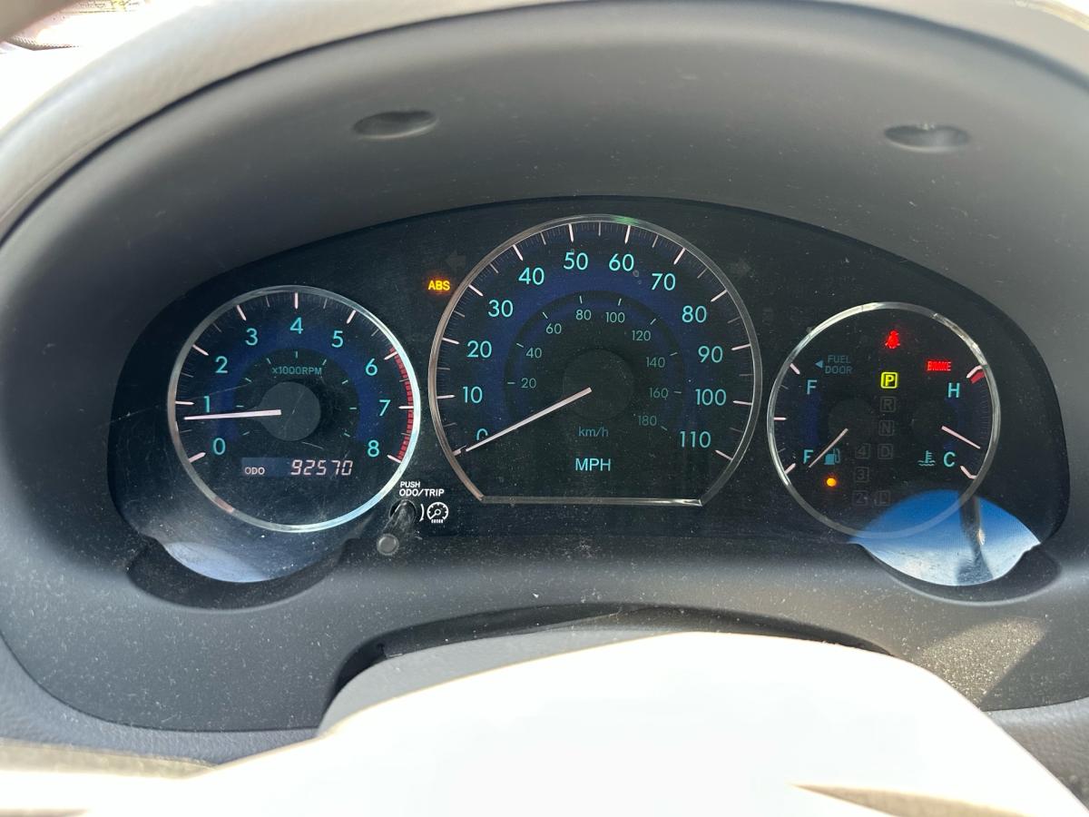 to2007 Toyota Sienna Wheelchair Van White 92k miles - Achilles, Virginia - FleaMarketBay