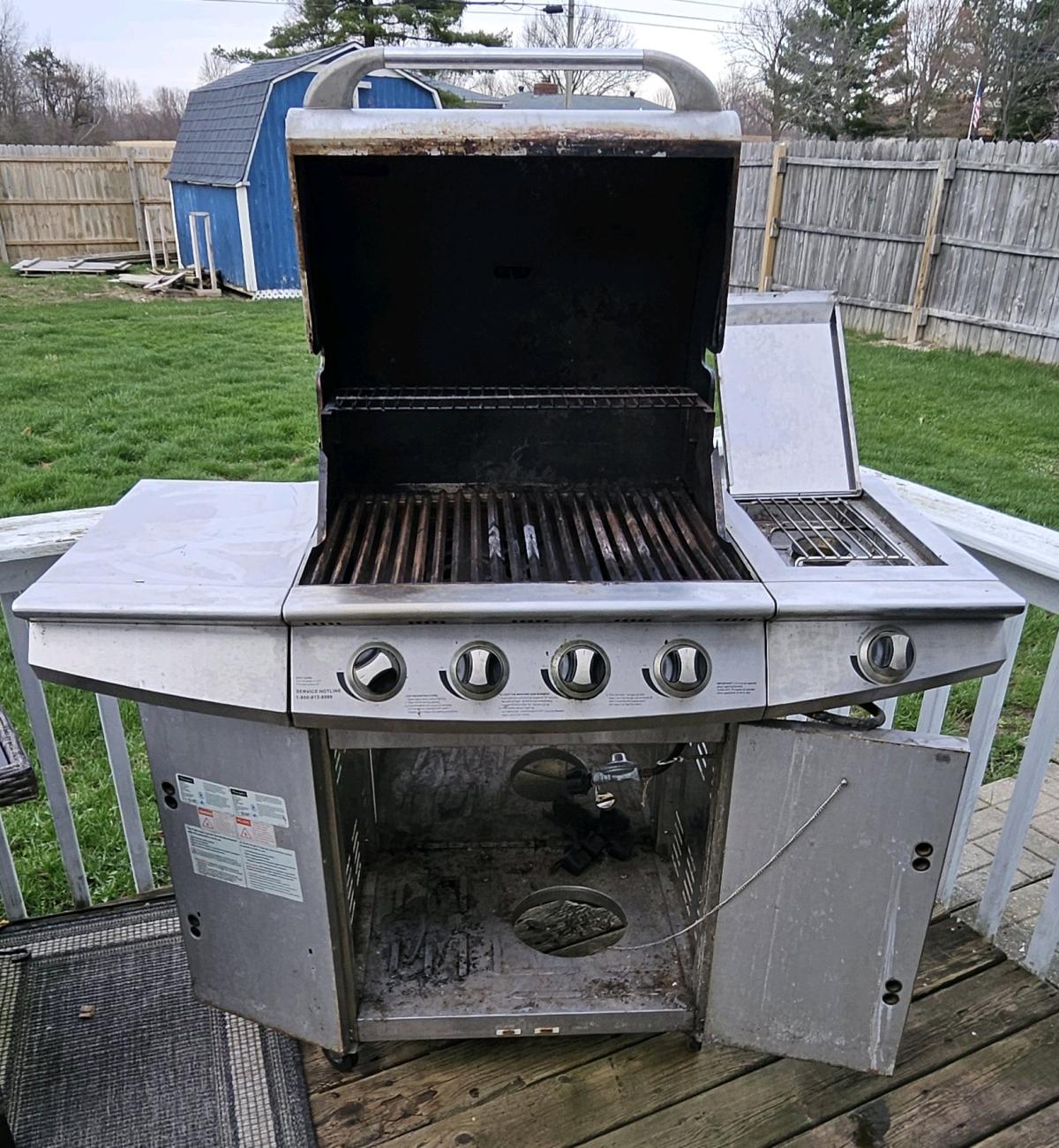 Grill - Indianapolis, Indiana - FleaMarketBay