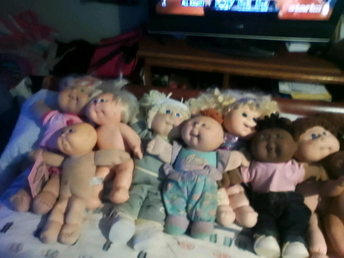 cabbage patch kids dolls alot 300 or individual - Independence, Missouri - FleaMarketBay