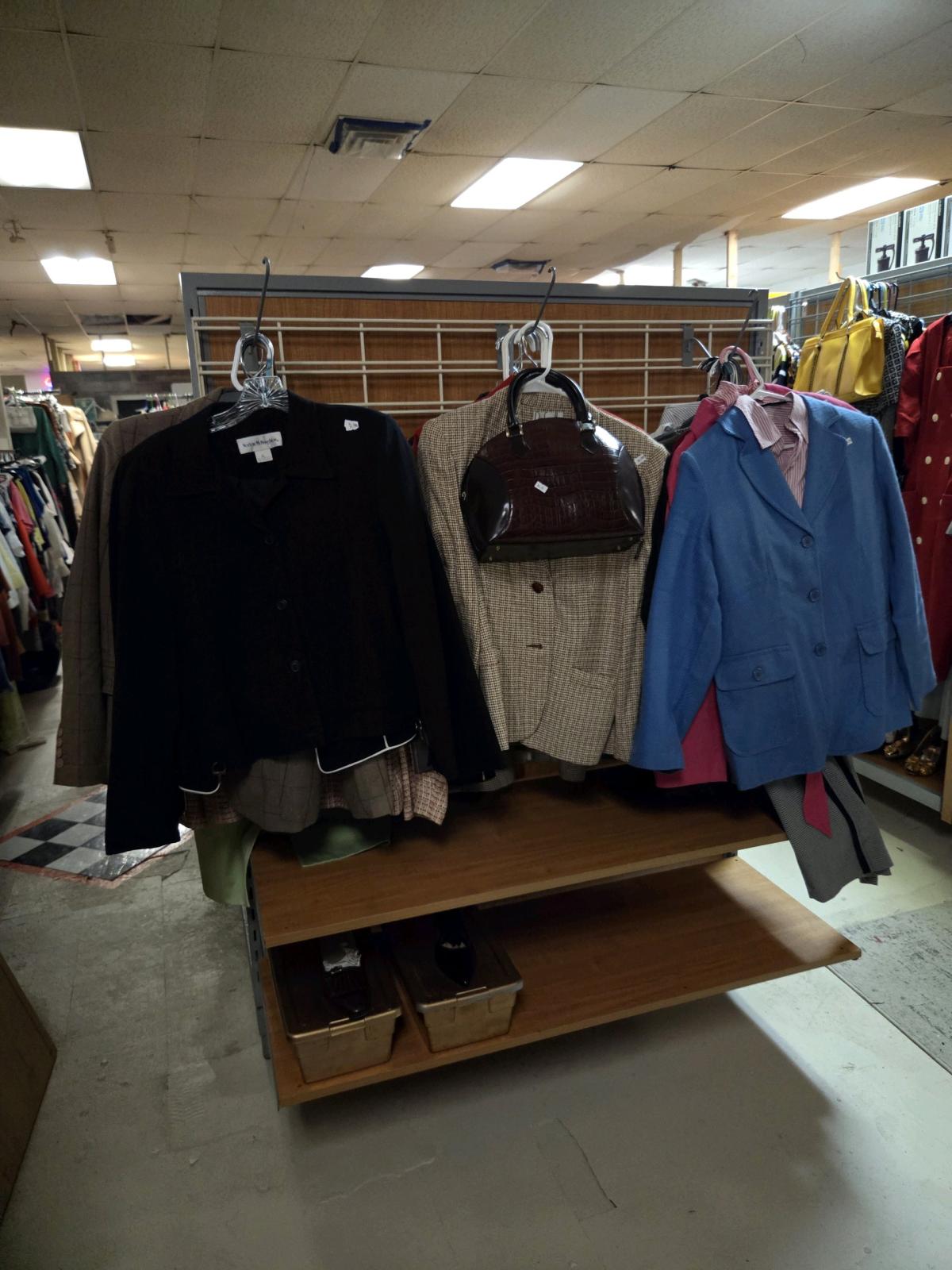 Big clearance sale - Chesapeake, Virginia - FleaMarketBay
