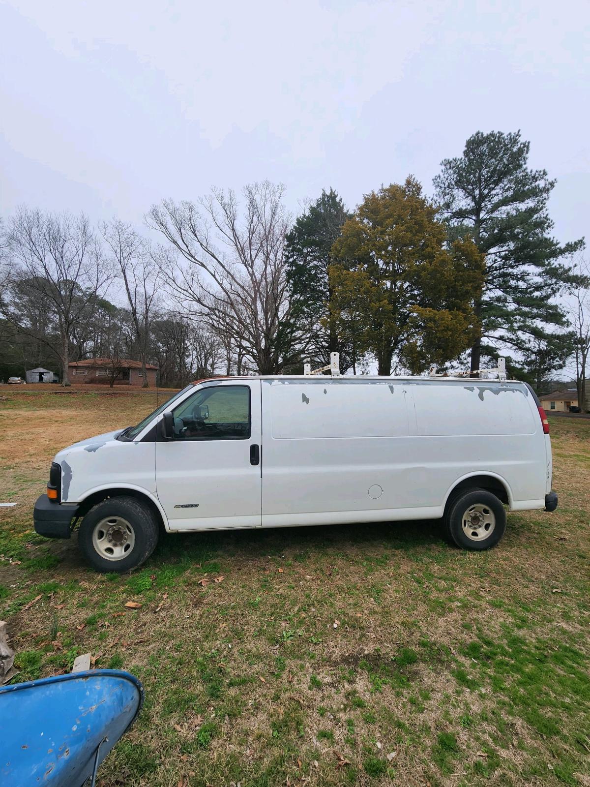 van 3500 GMC chevrolet - Adamsville, Alabama - FleaMarketBay