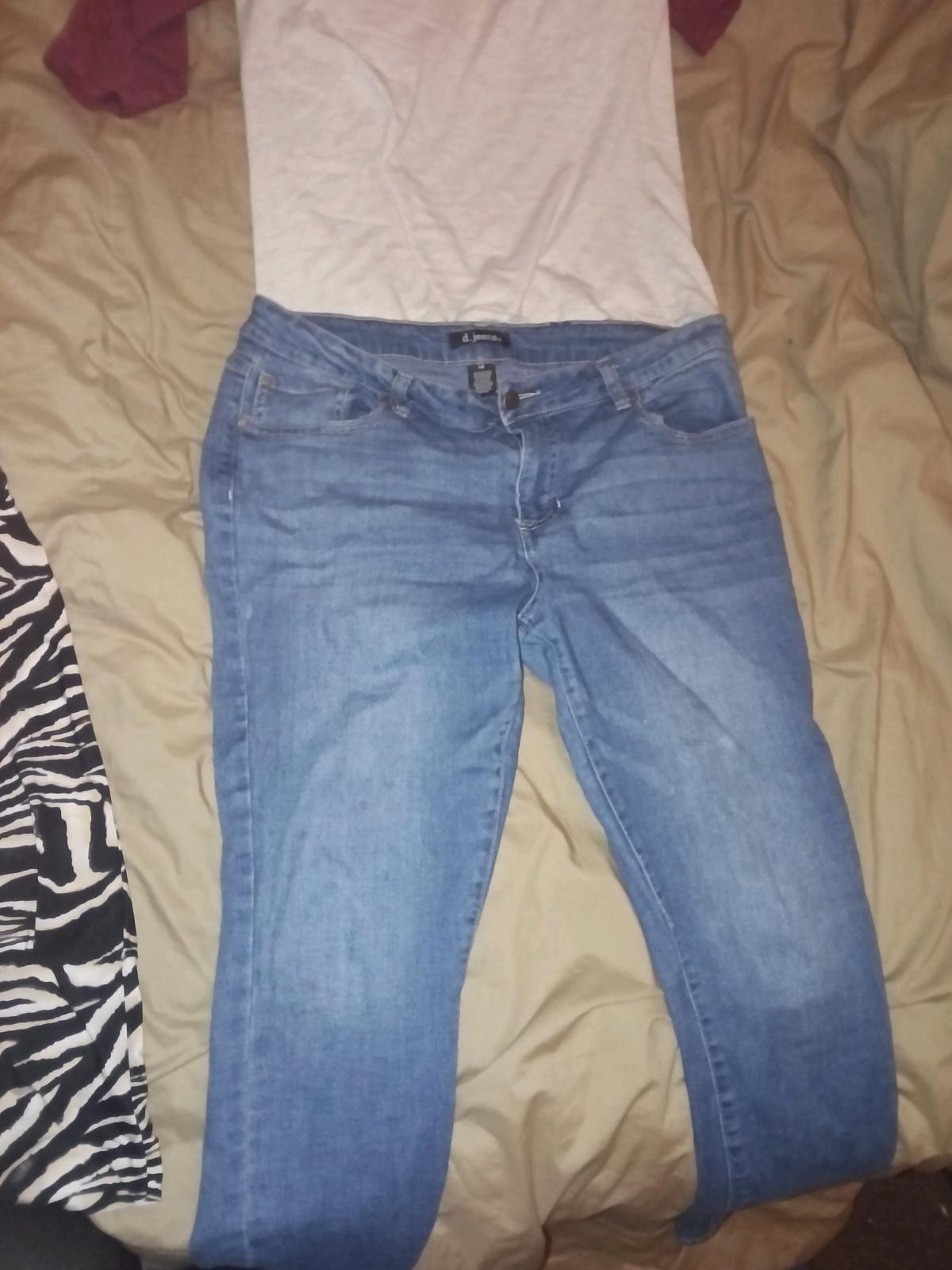 womens clothes - Modesto, California - FleaMarketBay