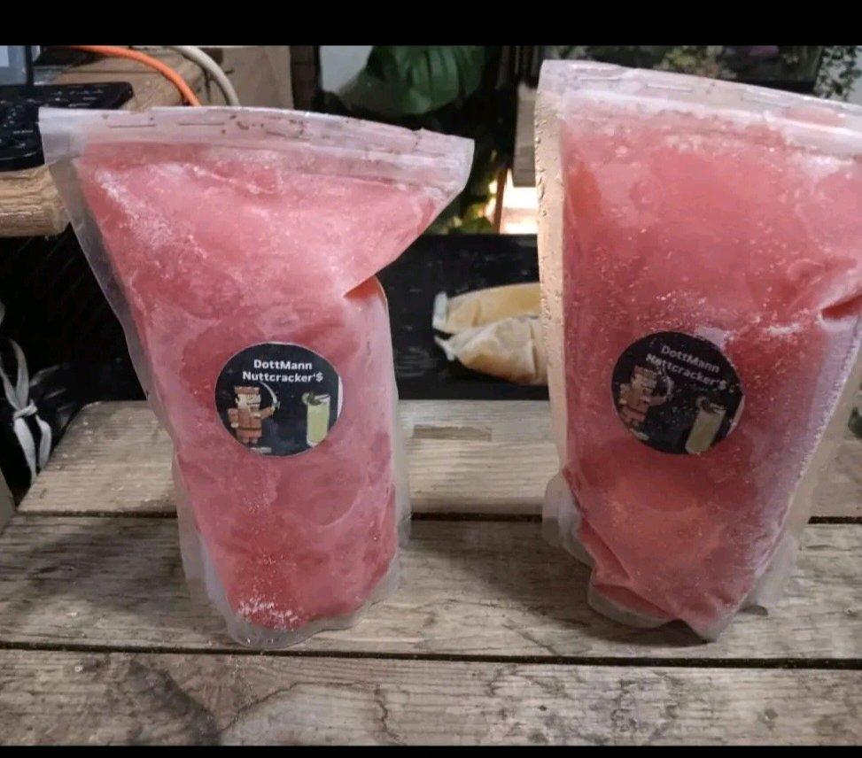 DOTTMANN STRAWBERRY BANANA FROZEN NUTTCRACKERS BIG SIZE - Bronx, New York - FleaMarketBay