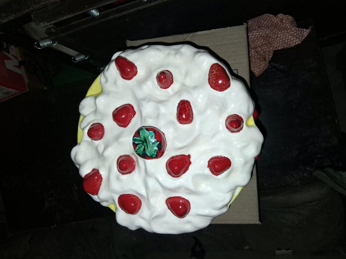 vintage ceramic cake plate and dome cover - Kansas City, Missouri - FleaMarketBay