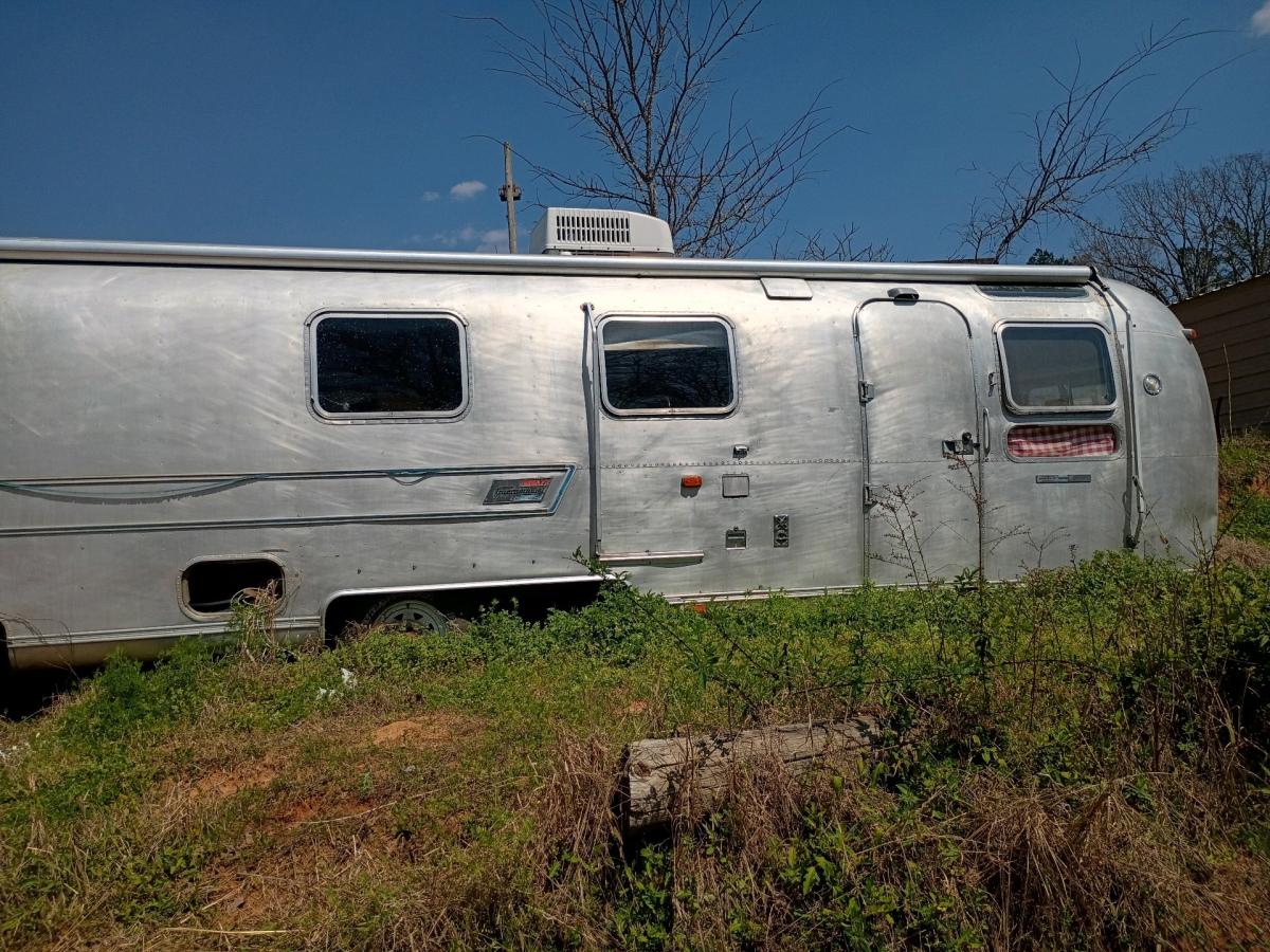 airstream land yacht sovereign