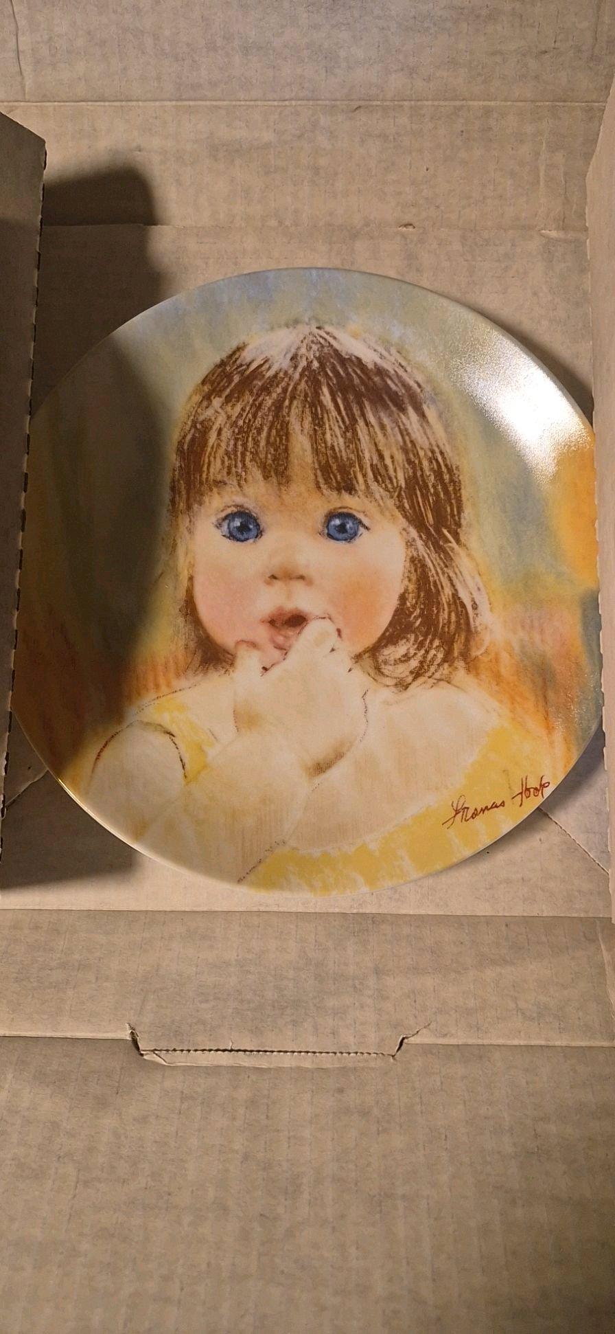 Theyre decorations declared glass plates - Lakeview, Michigan - FleaMarketBay