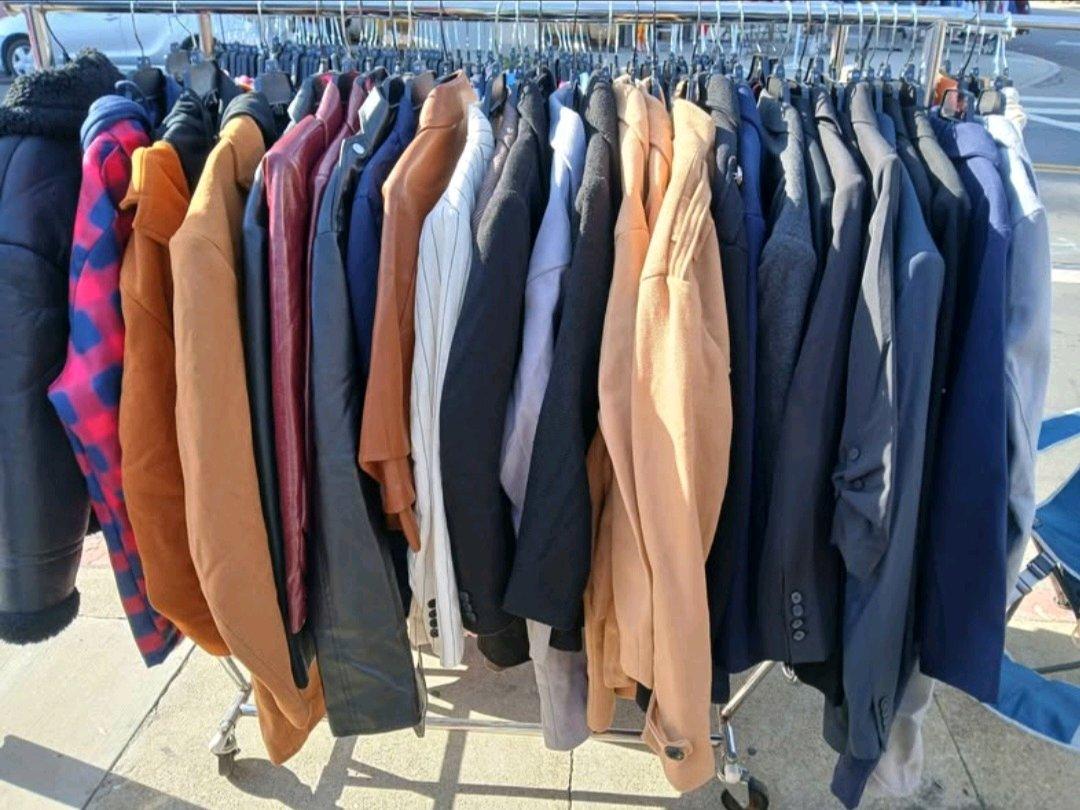 Tons of scarfs toys ect selling evrything shown - Los Angeles, California - FleaMarketBay