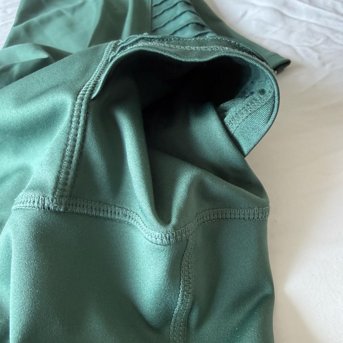 LegEnd HighWaisted Performance Yoga Leggings  Emerald Green - Los Angeles, California - FleaMarketBay