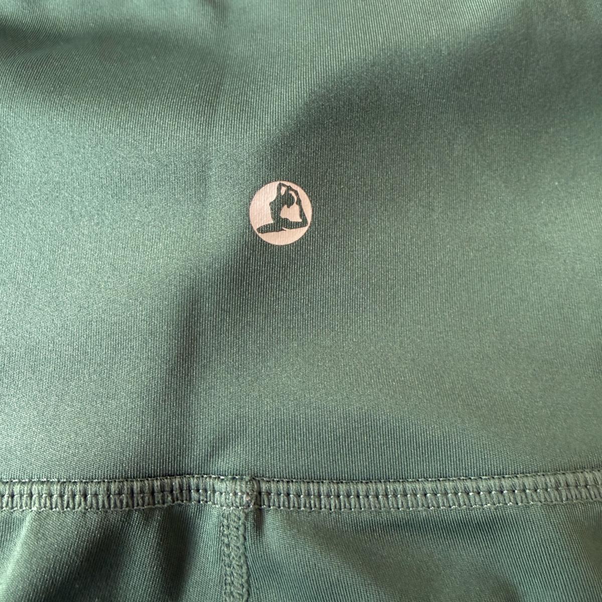 LegEnd HighWaisted Performance Yoga Leggings  Emerald Green - Los Angeles, California - FleaMarketBay