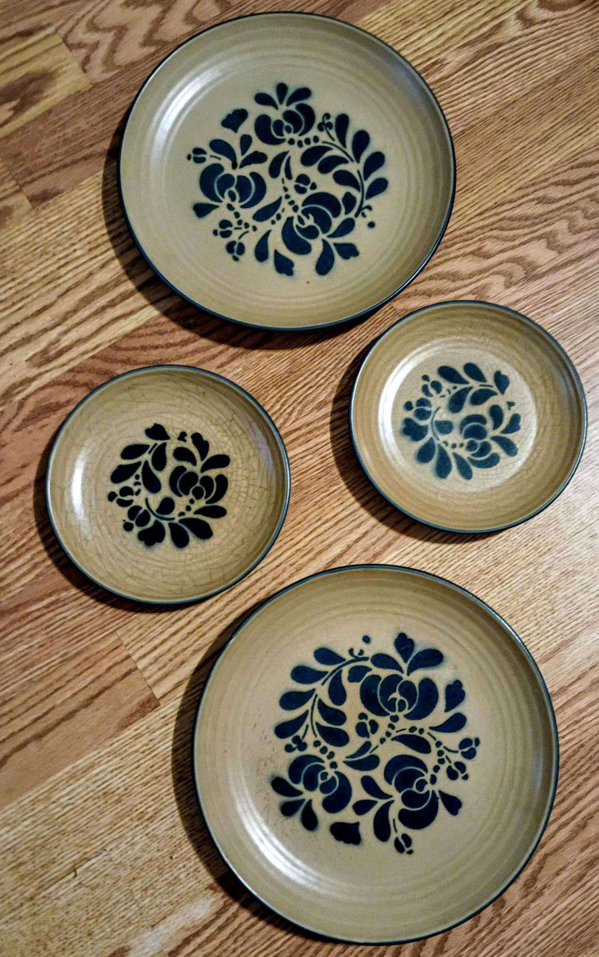 vintage dishes - Elberton, Georgia