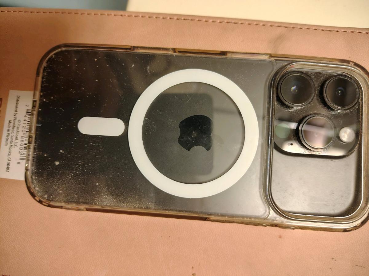 IPhone 14pro - Chicago, Illinois - FleaMarketBay